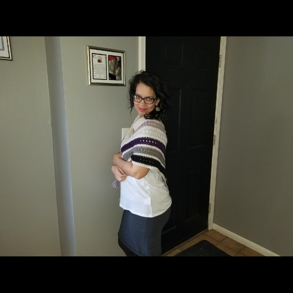 Shawl - Picture 2 of 4